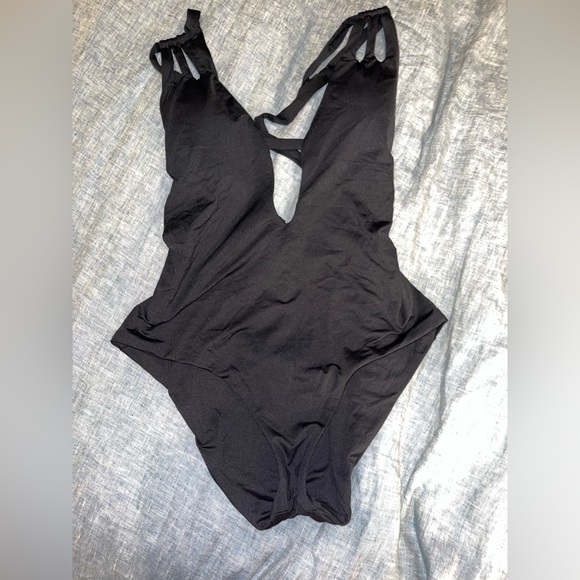 BECCA by Rebecca Virtue Code Skylar Plunge One Piece Swimsuit - NWT Size… - Picture 5 of 7